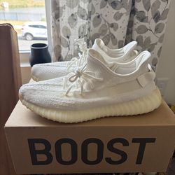 Yeezy 350v2 “Bone white” size 11.5