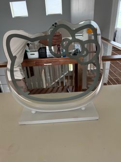 Hello kitty LED mirror