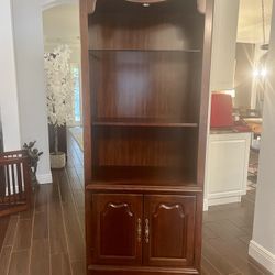 Thomasville Winston Court Door Cabinet