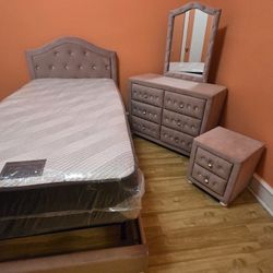 Full Size Bed Set