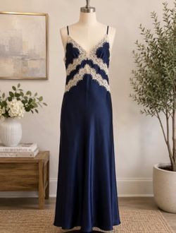 Sincerely Jules Navy Lace Trim Satin Slip Dress – Women's Medium