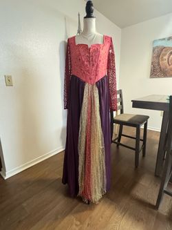 Sara Sanderson costume