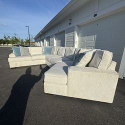 White Three Piece Sectional Couch Sofa 