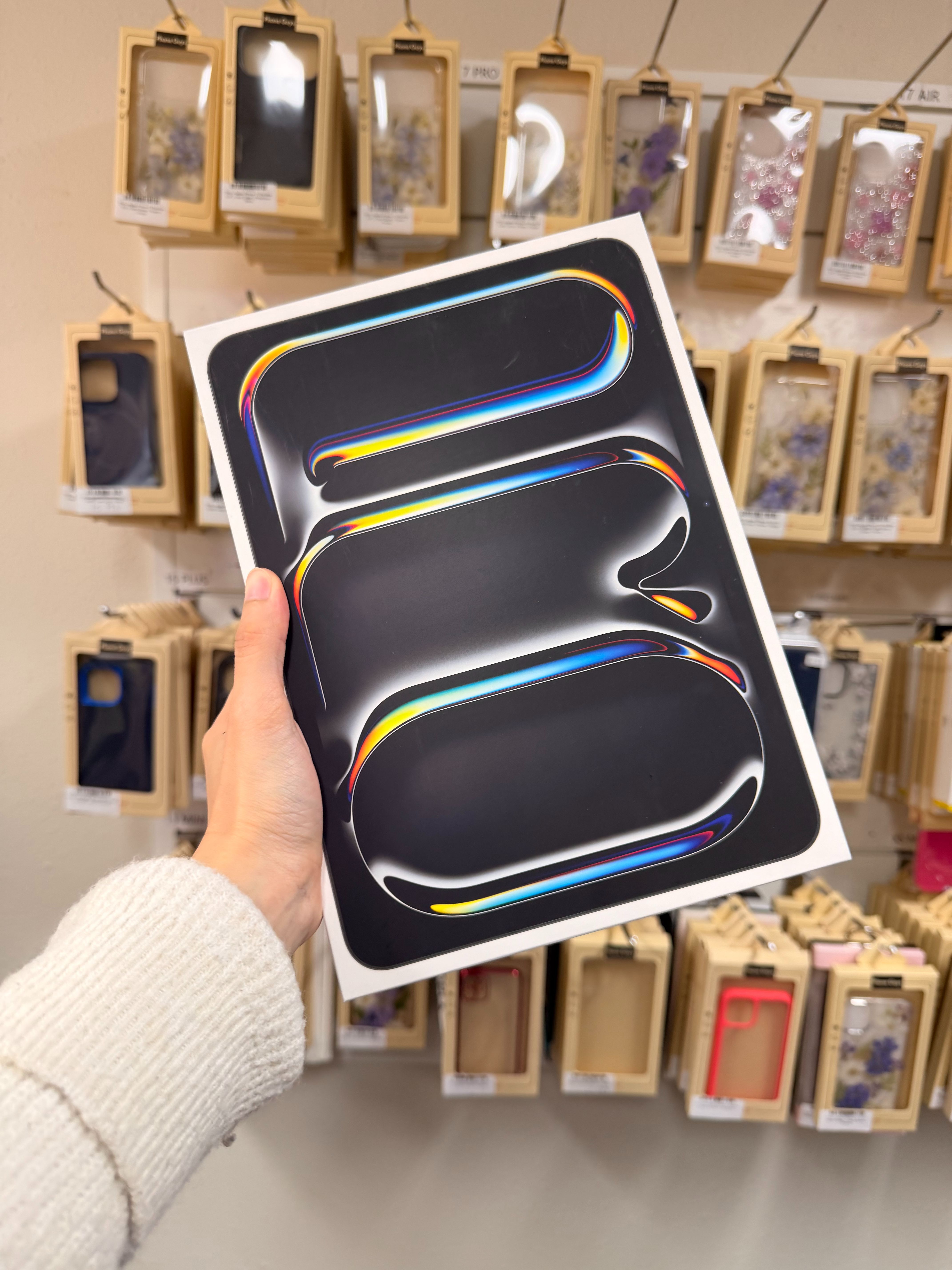 Apple - 13-inch iPad Pro M4 chip with OLED and Built for Apple Intelligence (WiFi) | $5 Down | Payment plan available