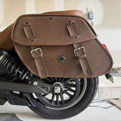 24L - Indian Scout Leather Motorcycle Saddlebags