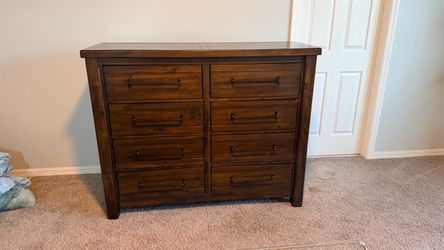 Queen Room Set