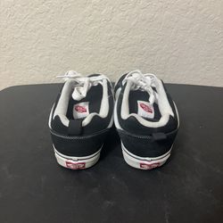 Van NEW SKOOL’s SIZE:11