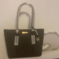 Cartera De Mujer/ Handbags/ Crossbody for Sale in Miami, FL - OfferUp