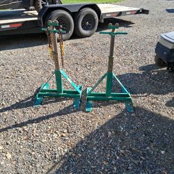Reel Stand For Pipe