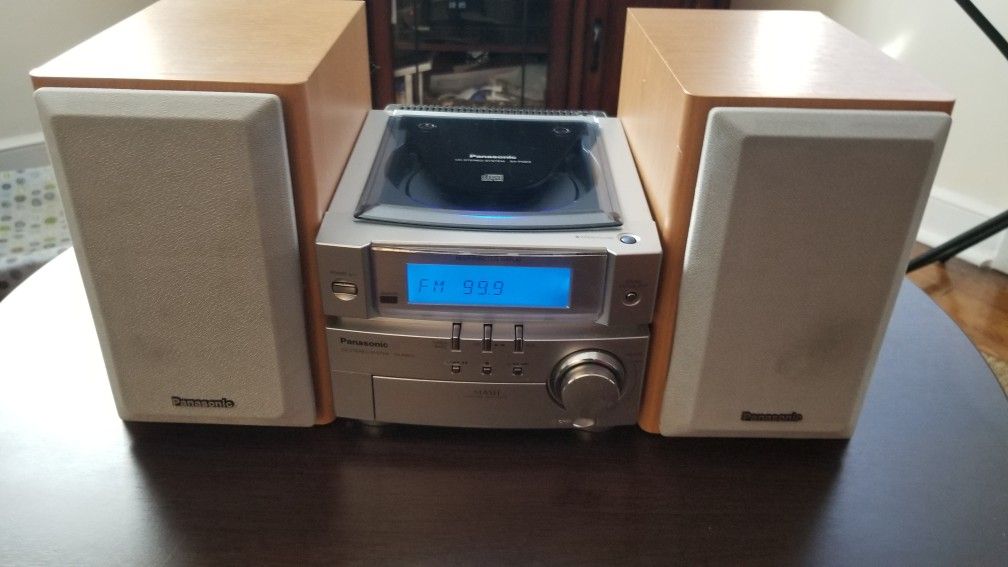 Panasonic Mini Stereo and Speakers