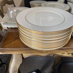 Lenox China- Courtyard Pattern 