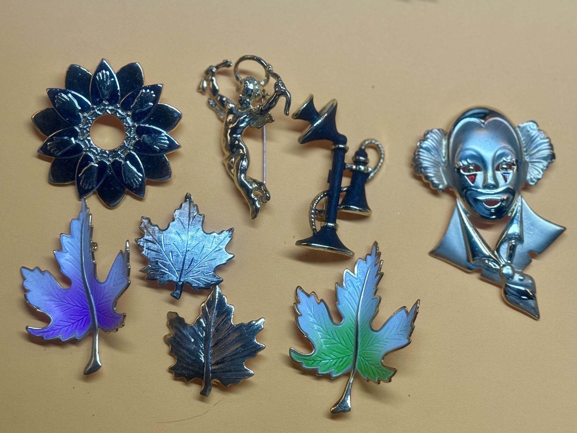 Brooch Lot