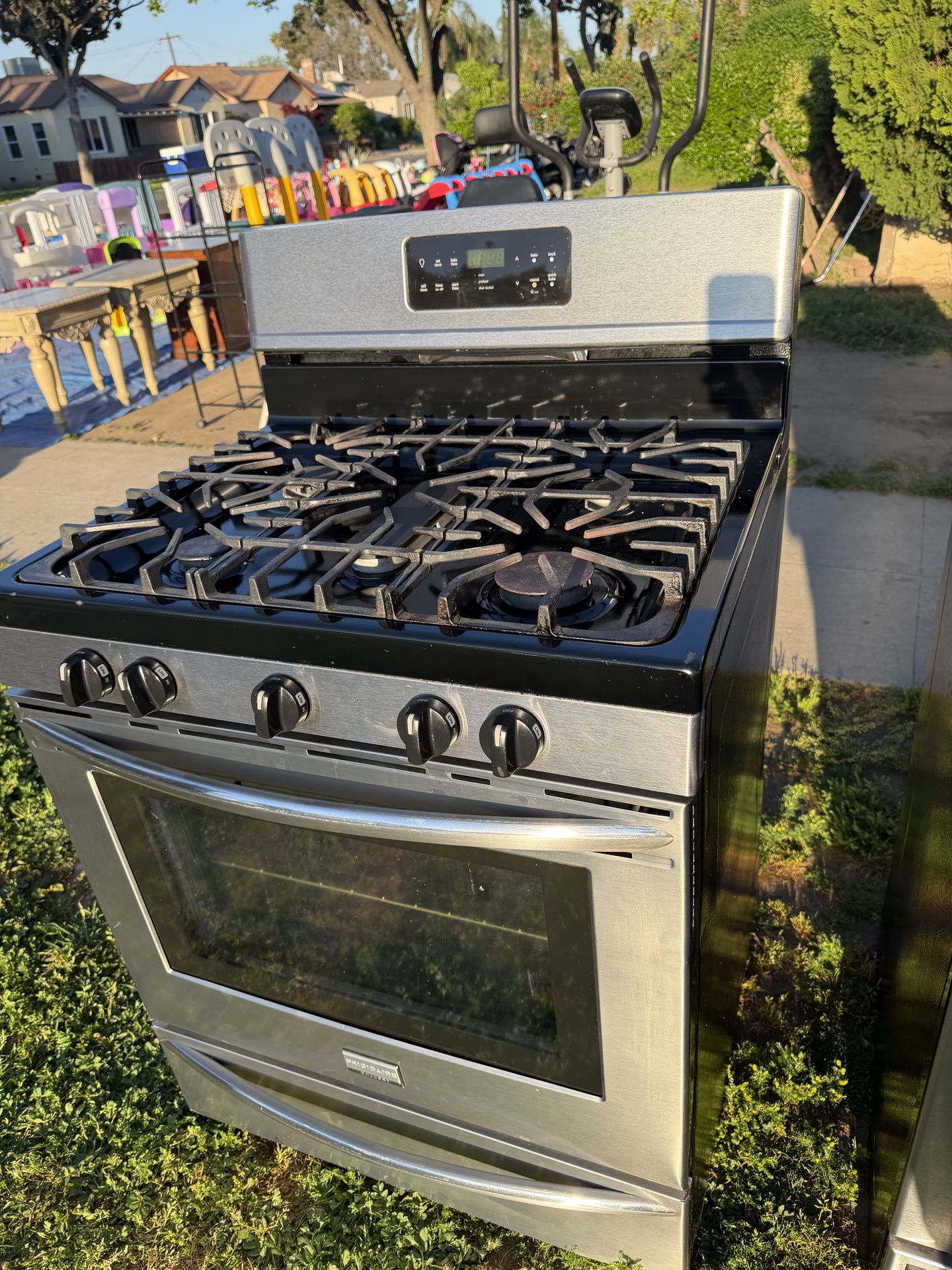 Frigidaire stove