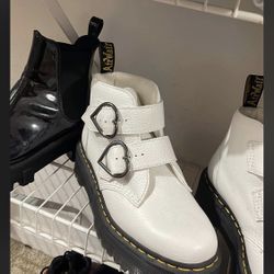 Brand New Dr.Martin Boots Size 7y