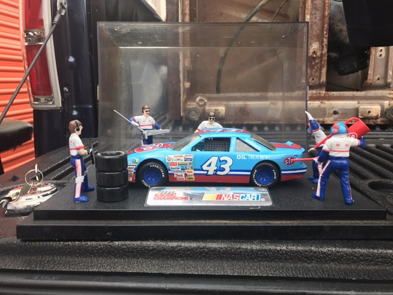 Richard Petty 43 Racing Champions Pit Stop Show Casereplica Diecast