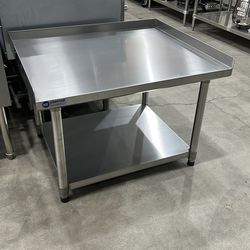 ChefAsst 30" x 24" CA-ESS-3024-316 16-Gauge 304 Stainless Steel Equipment Stand with 201 Stainless Steel Legs and Undershelf
