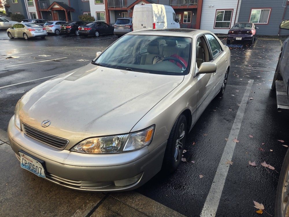 2000 Lexus ES 300