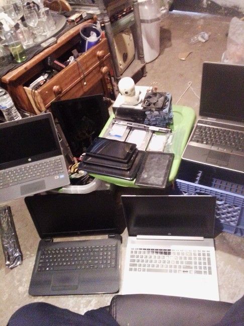 6 Laptops 4 Tablets 3 Hard Drives $30 Everything You See In Pic