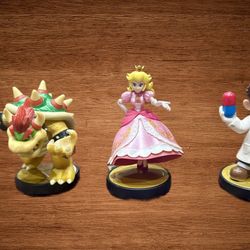 NINTENDO AMIIBO SUPER MARIO BROS BOWSER /PRINCESS PEACH & DR. MARIO  GOLDEN BASE. Bundle of 3 
