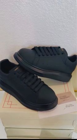 McQueen size 9.5