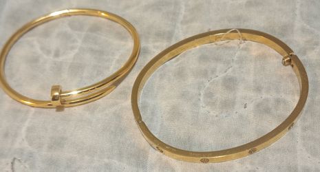Bracelets "