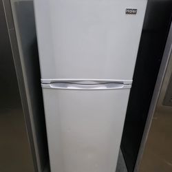23" Top And Bottom Refrigerator 