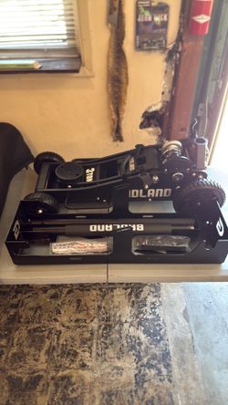 3 ton badlands offroad jack with mount and cover