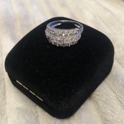 Gorgeous 14 K white gold half carat real diamonds size 7