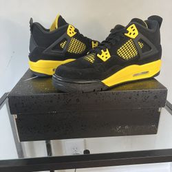 Jordan 4 Retro Thunder 2023 (GS) Yellow 