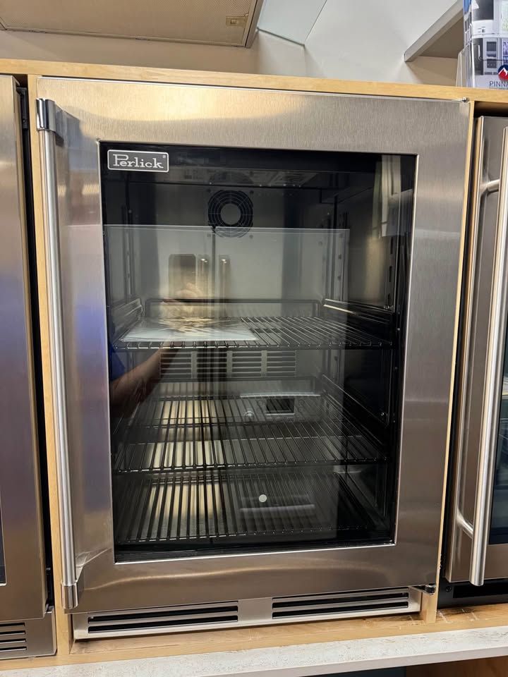 Perlick Signature Series 24 inch Refrigerator