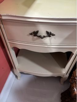 2 Night stands