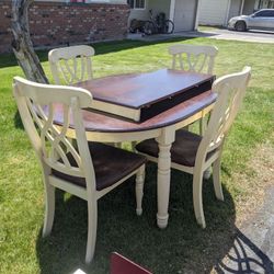Beautiful Dining Table And 4 Chairs 