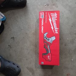 Milwaukee M12 PVC Pipe Shear 2470-20