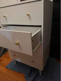 White 4-Drawer Dresser with Gold Knobs – Modern Style