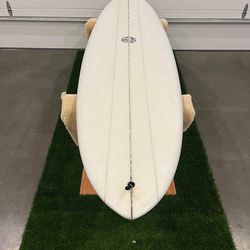 7’0 Single Fin Mid Length Surfboard 