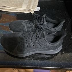 Size 11 all black Nike runners