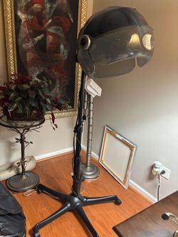 Modern Elements Ionic Hooded Hairdryer.  Adjustable & Has Wheels.  Professional Style.