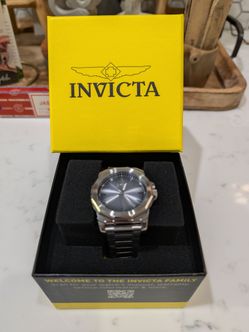New 
Invicta Speedway Silver Dial 42mm Octagon Silver Steel Men's Watch (Unisex)