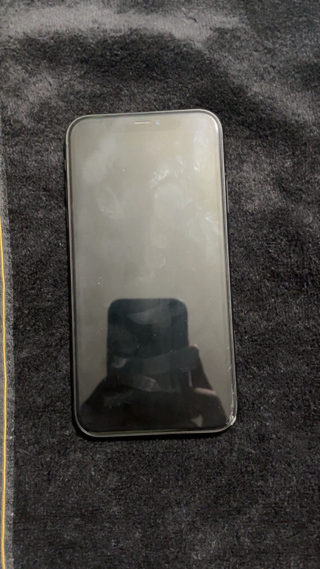 iPhone 11 (64GB, Black) – Great Condition – Minor Crack – Box + Charger