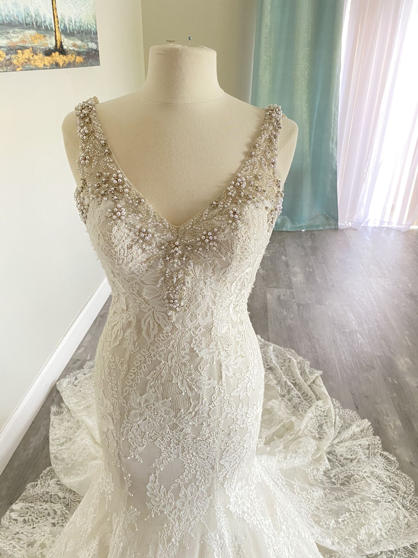 Low Back Beaded Trim Wedding Dress is available for purchase on au PAY Market - Imported Goods Online Store Co.Ltd. | au PAY Market - Online Shopping Site Low Back Beaded Trim Wedding Dress is available for purchase on au PAY Market - Imported Goods Online Store Co.Ltd. | au PAY Market - Online Shopping Site