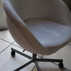 Modern Round Adjustable High Chair 