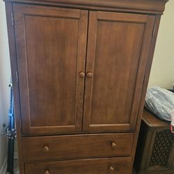 Young AMERICA/STANLEY ARMOIRE 