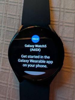 Samsung Galaxy Watch 5 40mm LTE with dark grey band RM 900