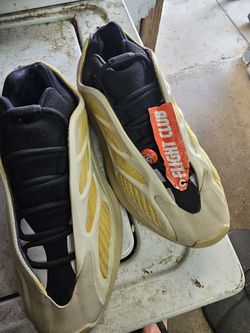 Adidas Yeezy 700 V3 Size 8 1/2