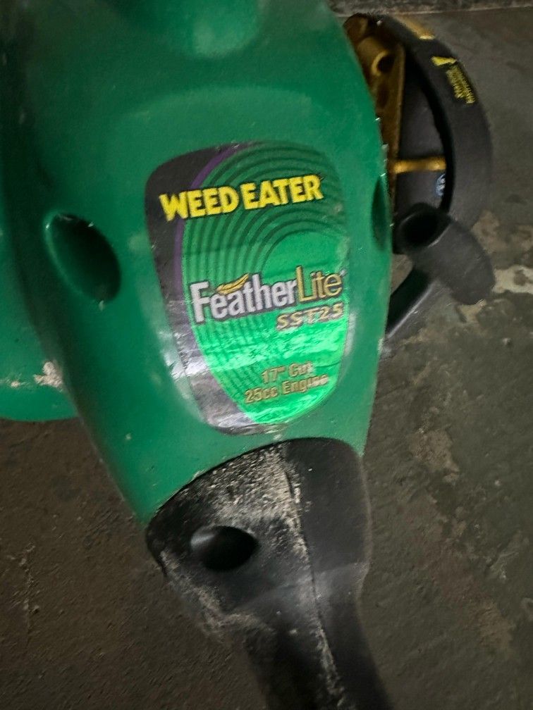 Weed eater gas trimmer