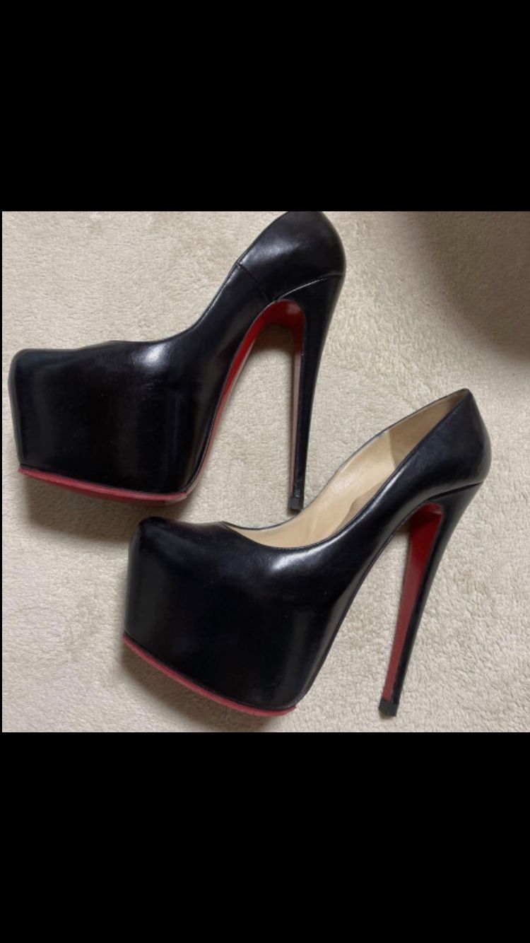 Christian Louboutin Daffodile Heels EU 39