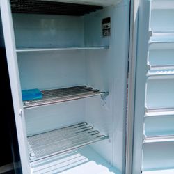 15.6 Cf Upright Deep Freezer 