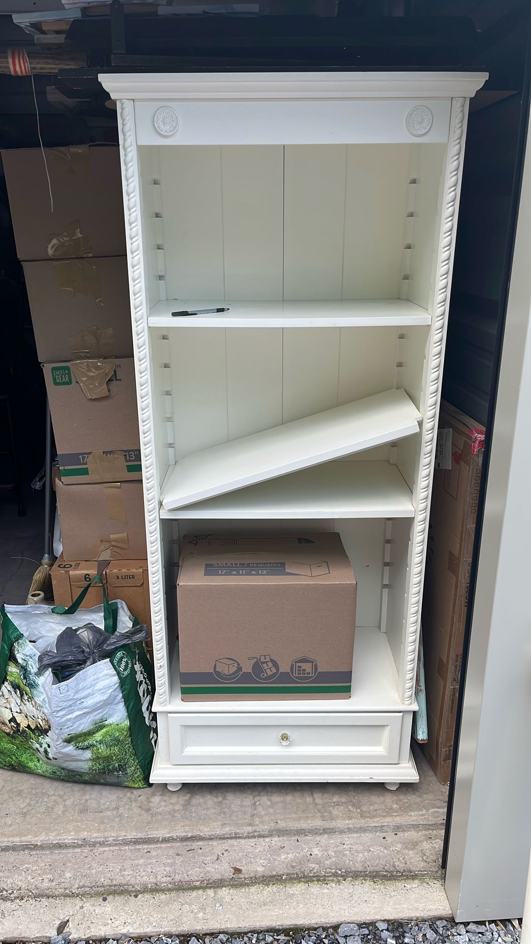 White Shelves