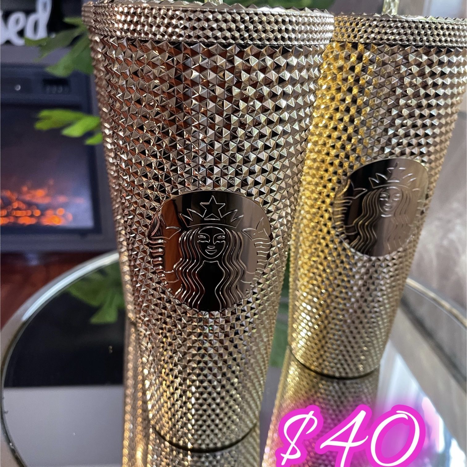 Starbucks Christmas 2022 Gold Bling Venti Studded Tumbler 24oz Cold Cup for  Sale in Santa Ana, CA - OfferUp