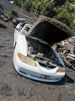 Parting out 1998 ford mustang 3.8 parts